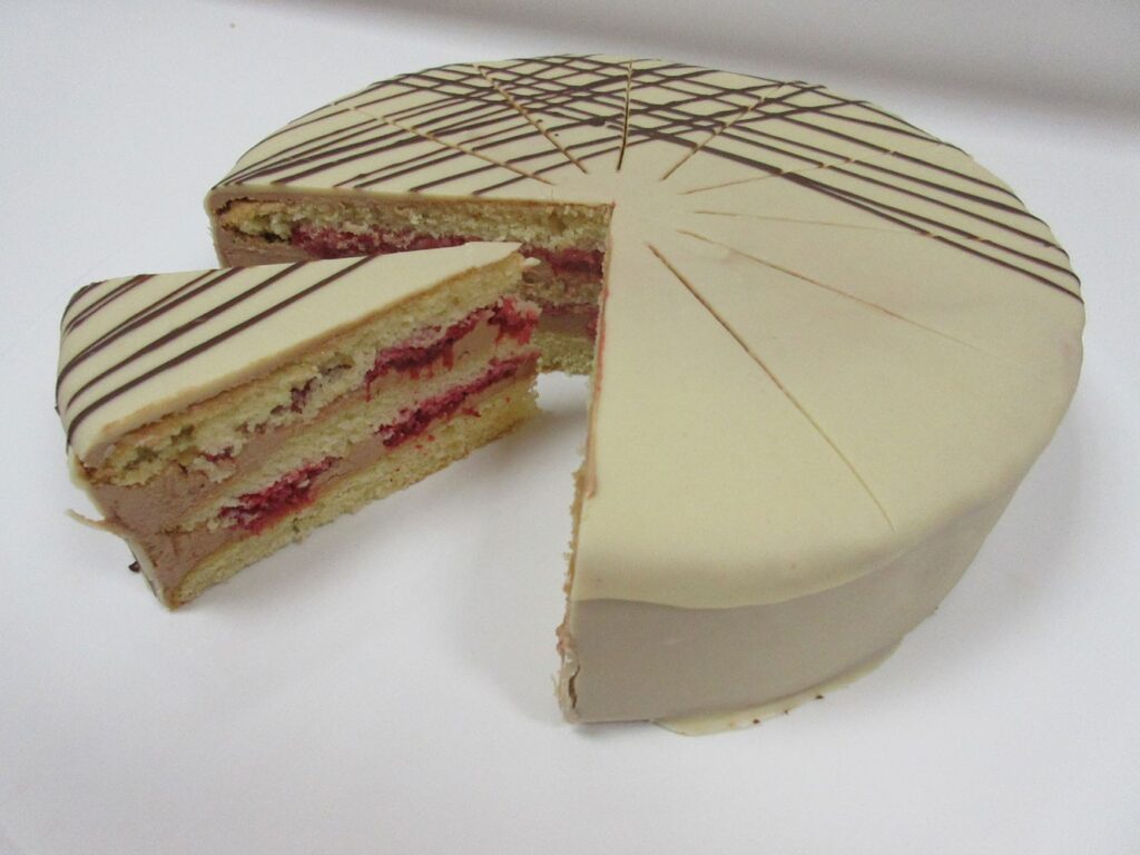 Vegane Schoko-Himbeer-Torte
