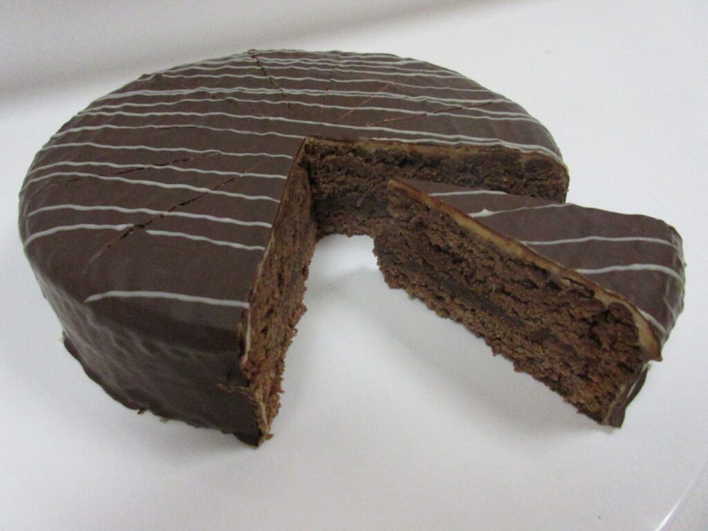 Vegane Schoko-Nuss-Kokos-Torte